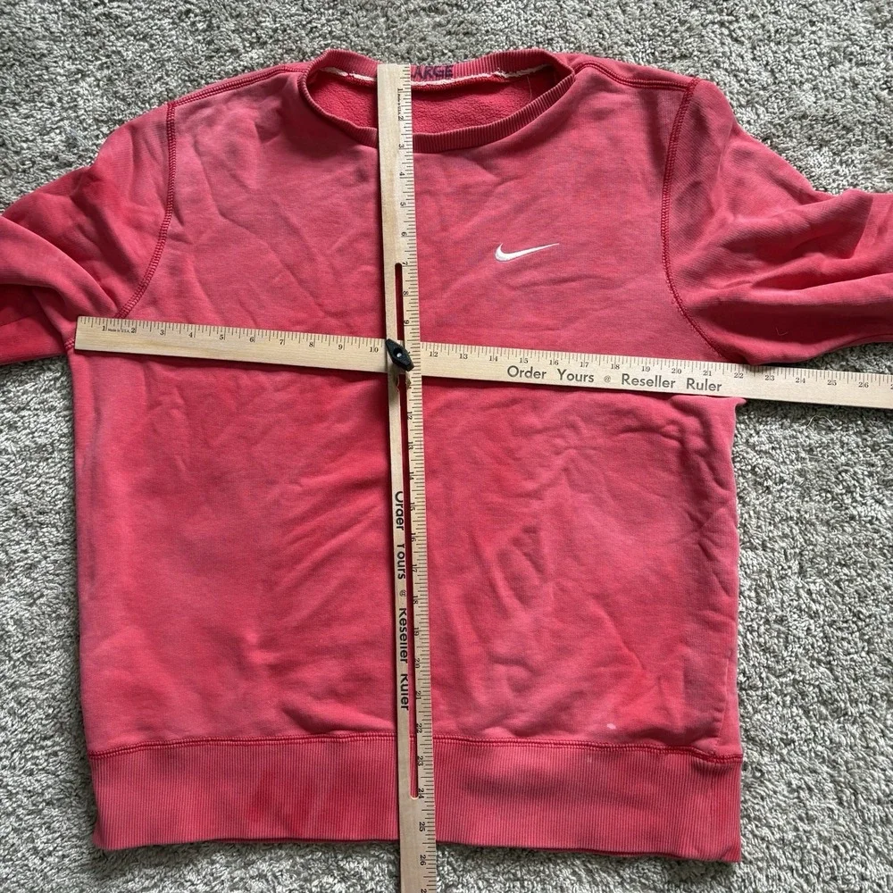 Nike Faded Red Sweatshirt Crewneck Men's Med/Large Swoosh - Picture 8 of 8